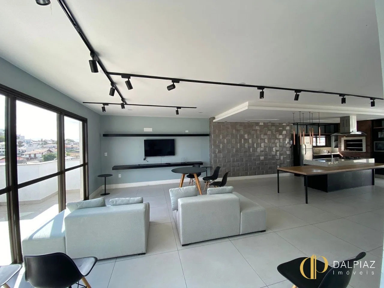 Furnished 46 m² studio with balcony and built-in grill — photo 6