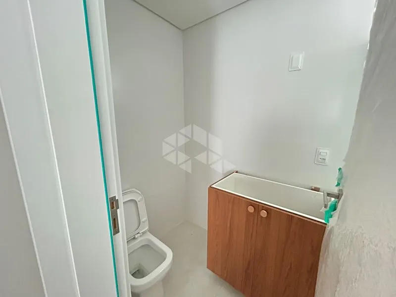 One-bedroom apartment with a glass-enclosed balcony — photo 14
