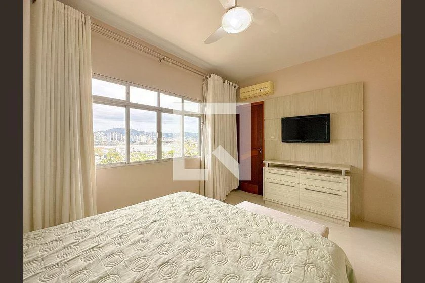 Furnished house, 250 m², with a bathtub — photo 10