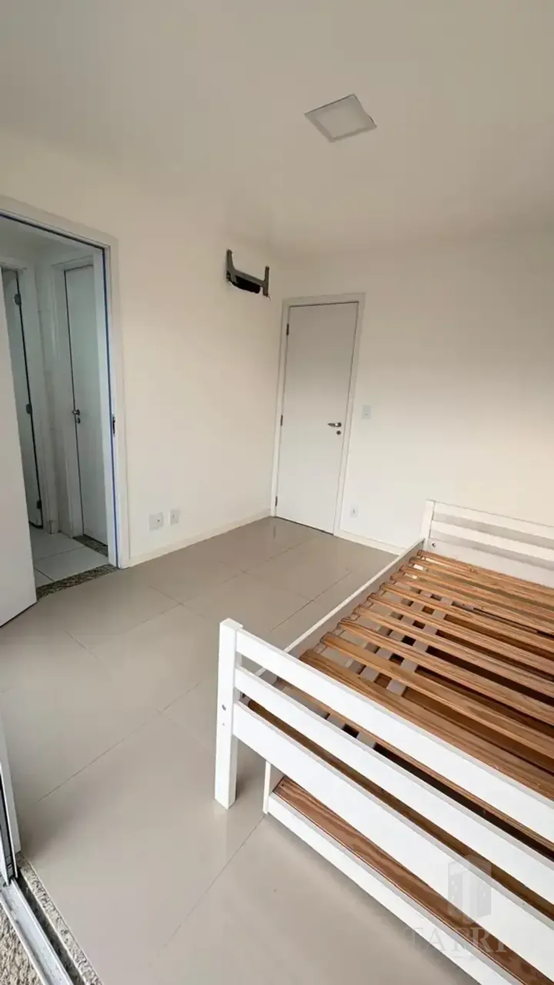 3-bedroom apartment with 3 bathrooms and 2 parking spots — photo 24