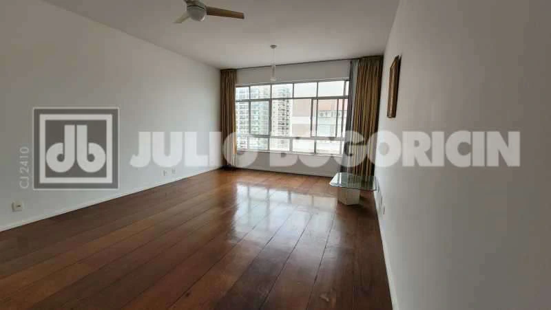 3-bedroom apartment with a suite and a balcony — photo 13