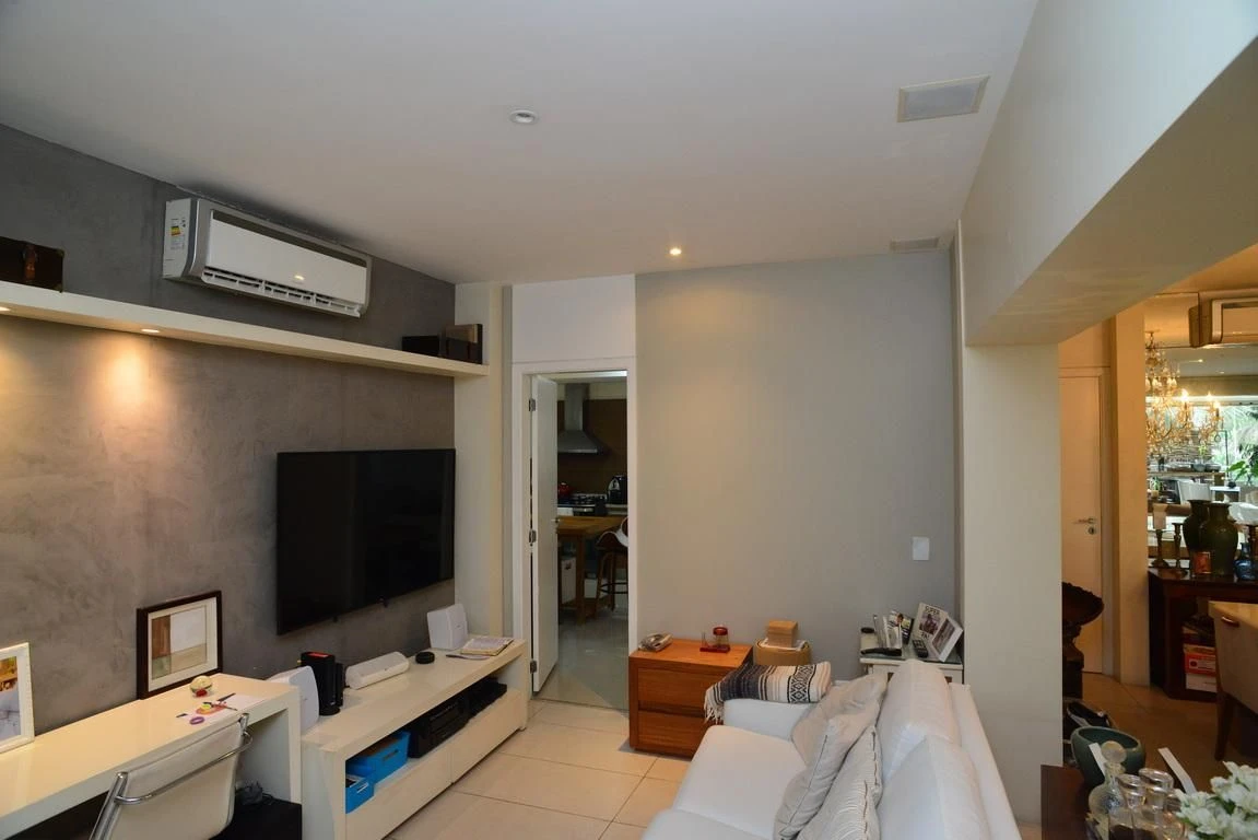 Furnished apartment with 4 en-suites and 5 bathrooms — photo 40