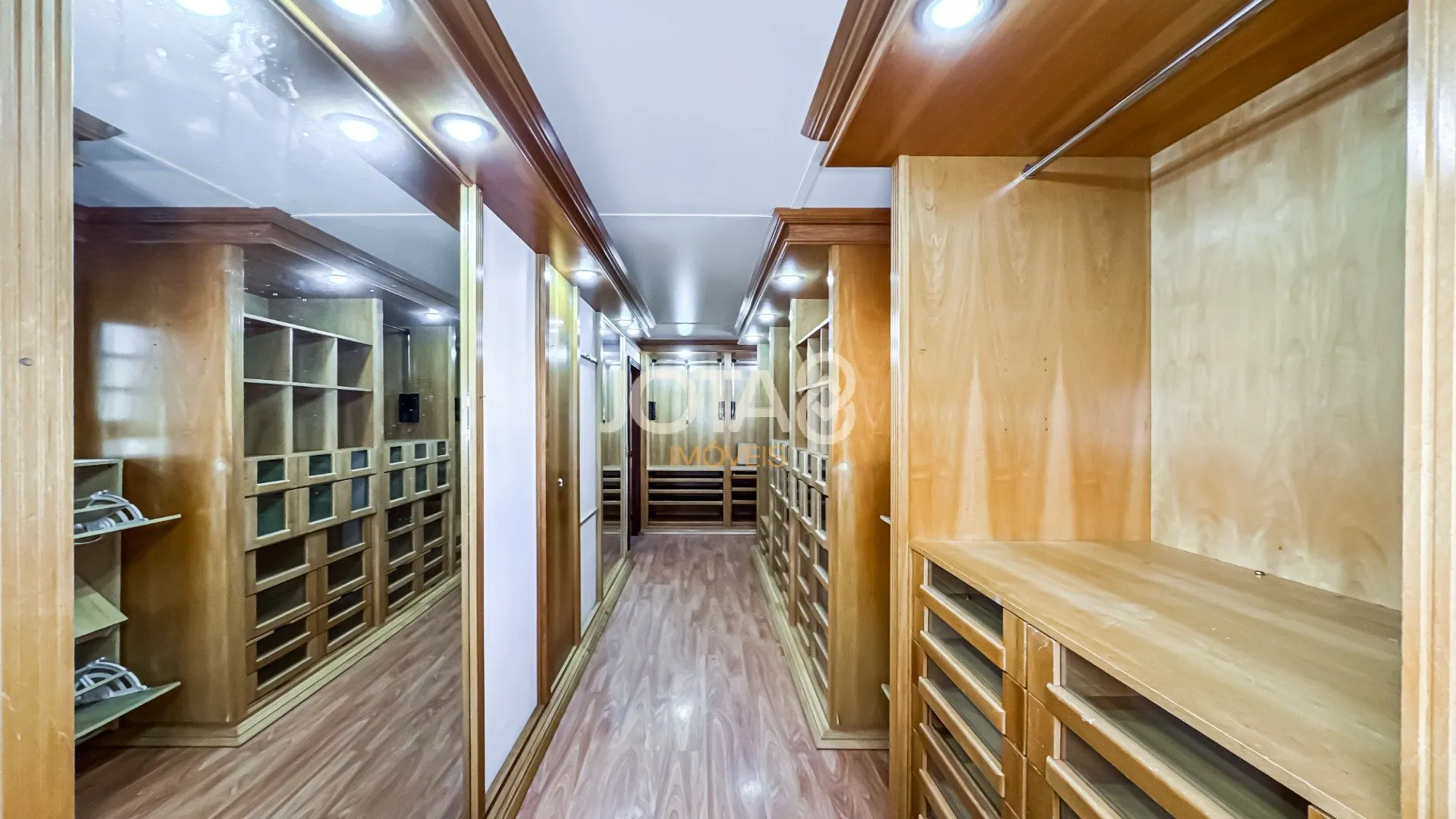 Furnished 532 m² home with yard and private BBQ — photo 8