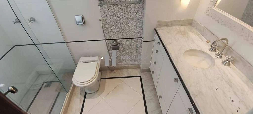 Furnished 321 m² apartment with 4 bedrooms and 2 parking — photo 16