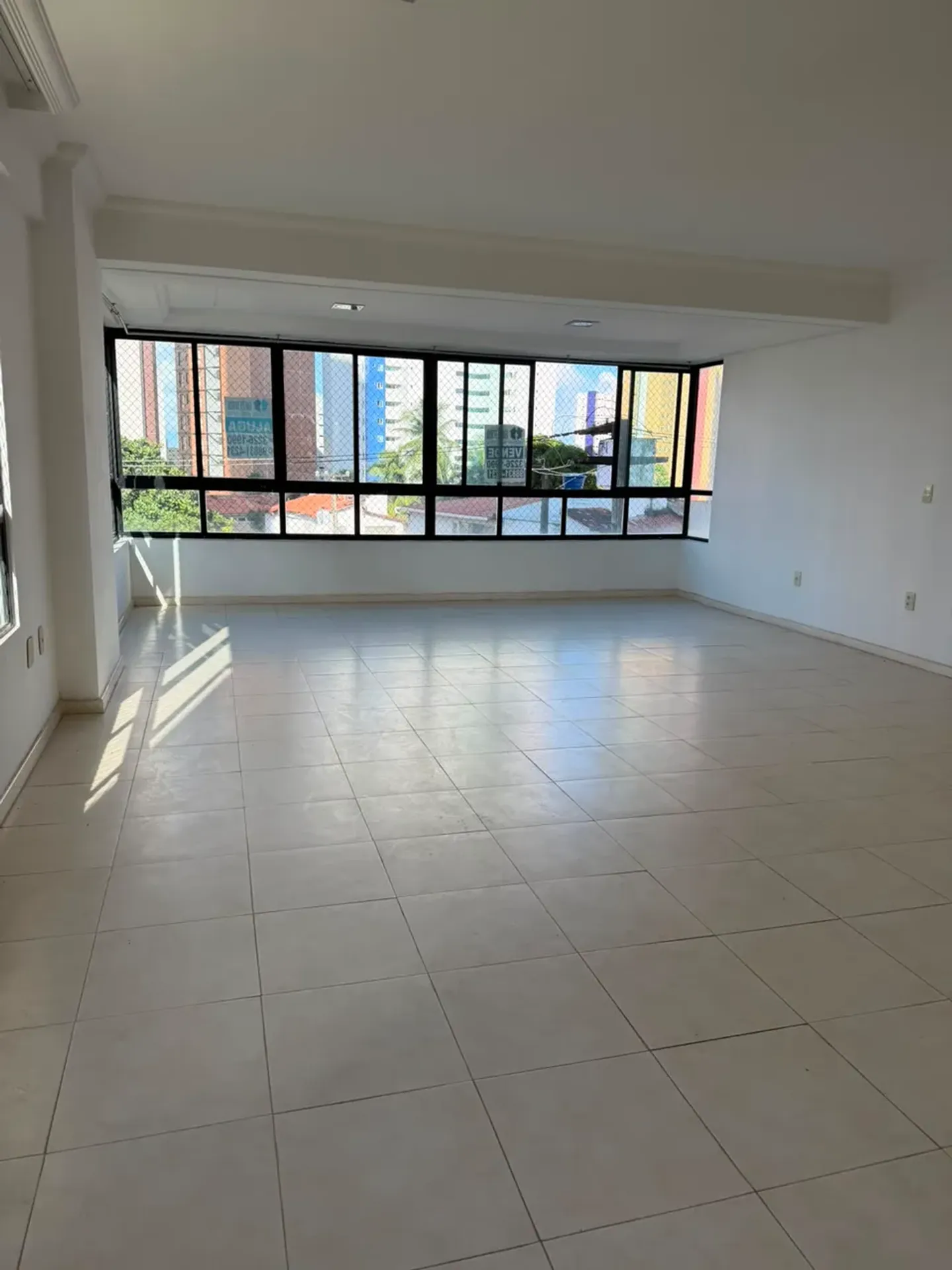 Квартира 200 м² з 4 спальнями та 5 ванними
