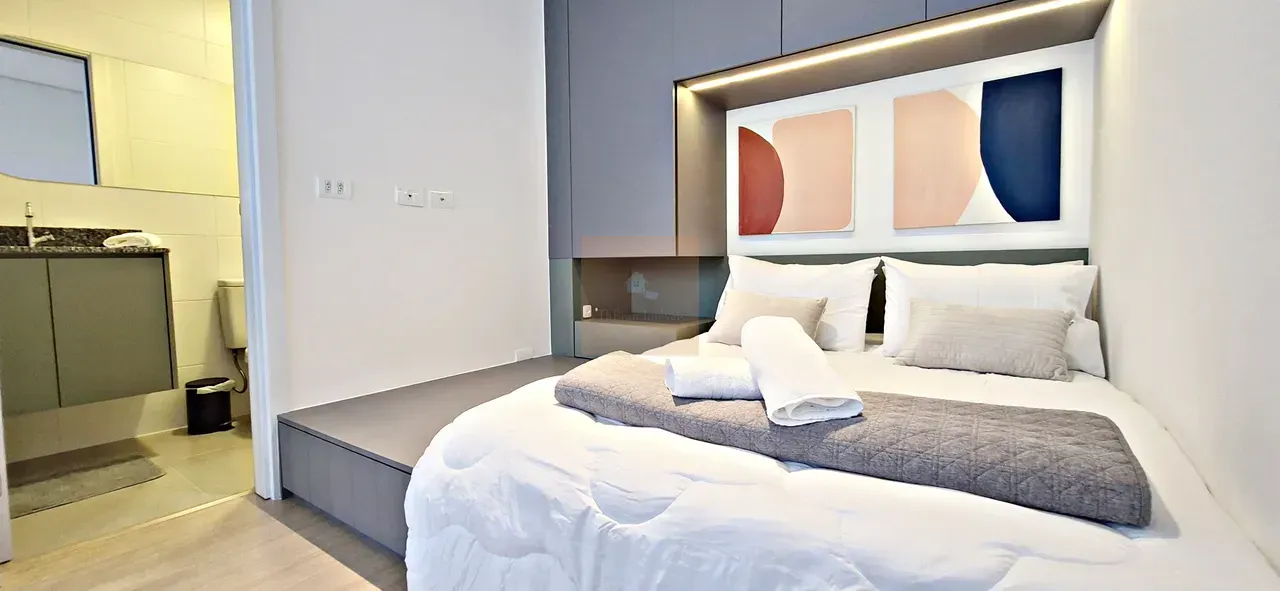 Floor-to-ceiling windows in a one-bedroom apartment, 39 m² — photo 3