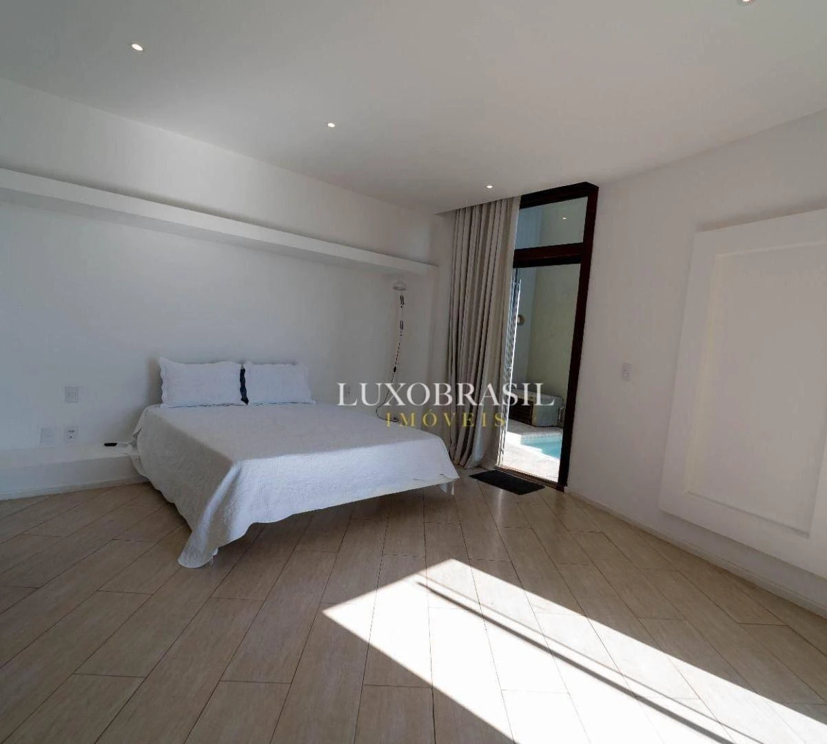 Будинок із 6 люксами та 9 ванними 750 м² — photo 23
