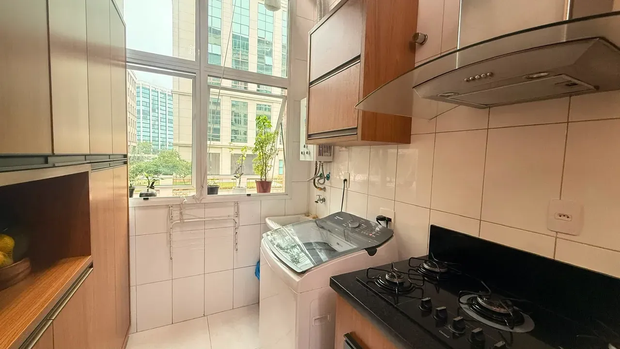 Furnished loft with 2 bedrooms and open-plan kitchen — photo 23