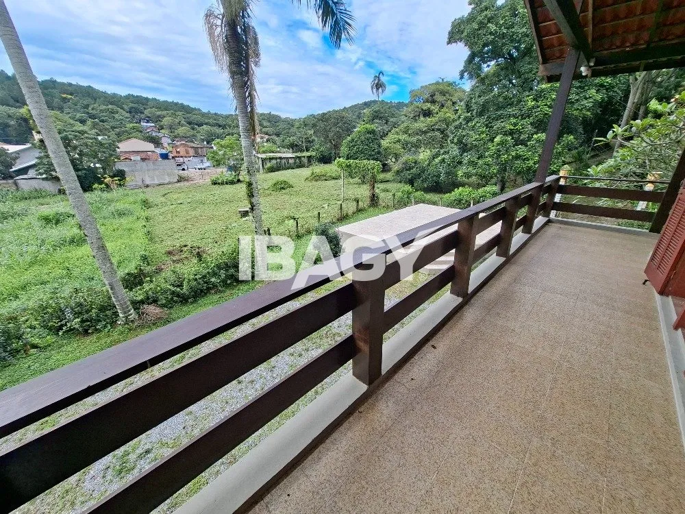 House with 4 bedrooms and balcony BBQ grill — photo 12