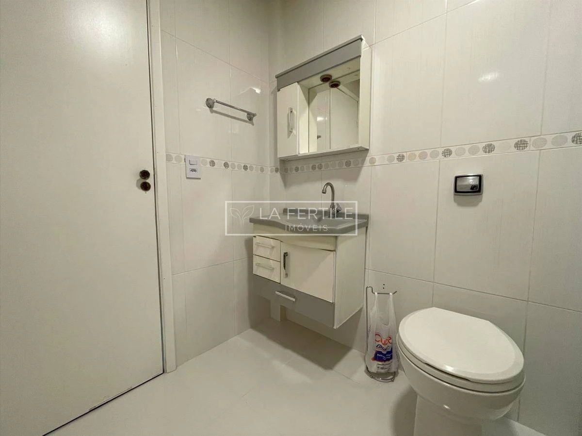 Furnished apartment, 55 m², with wood or laminate floors — photo 14