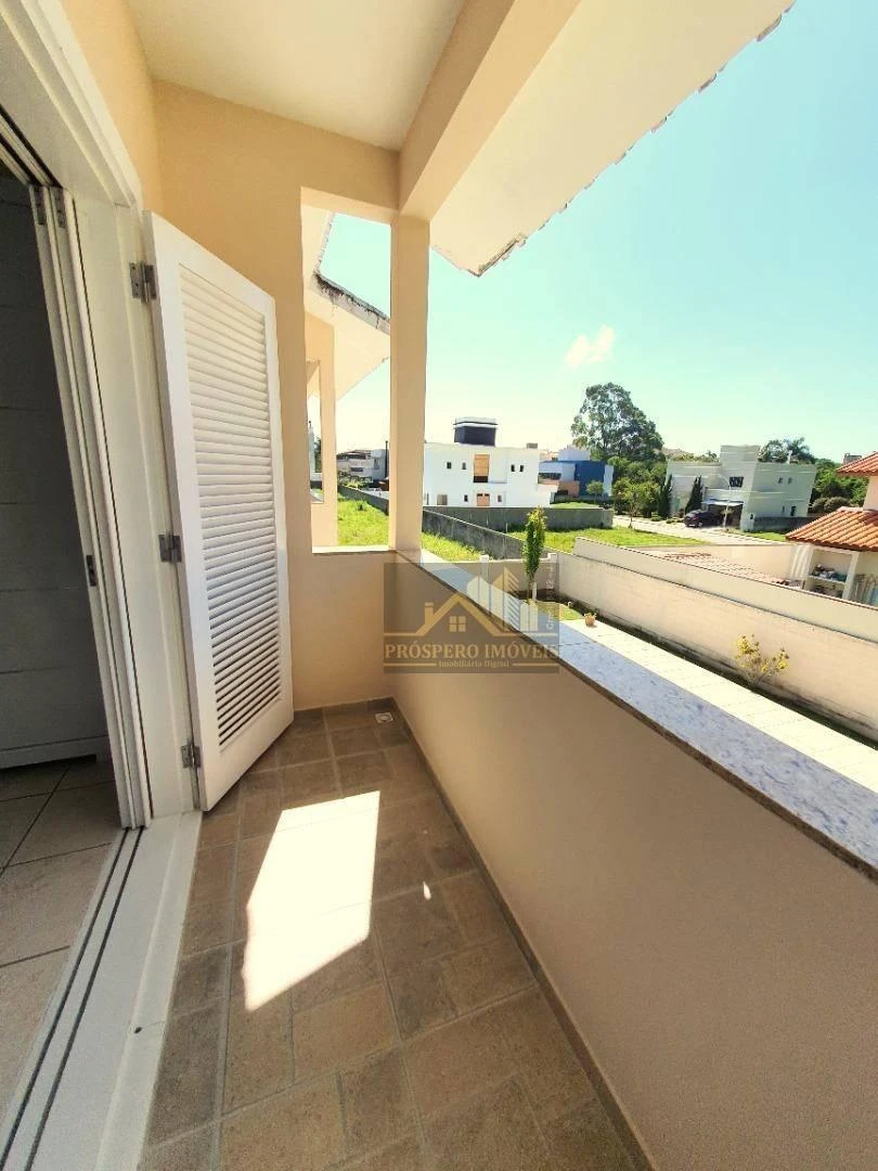 Casa de 5 dormitorios con balcón cerrado con vidrio — photo 40