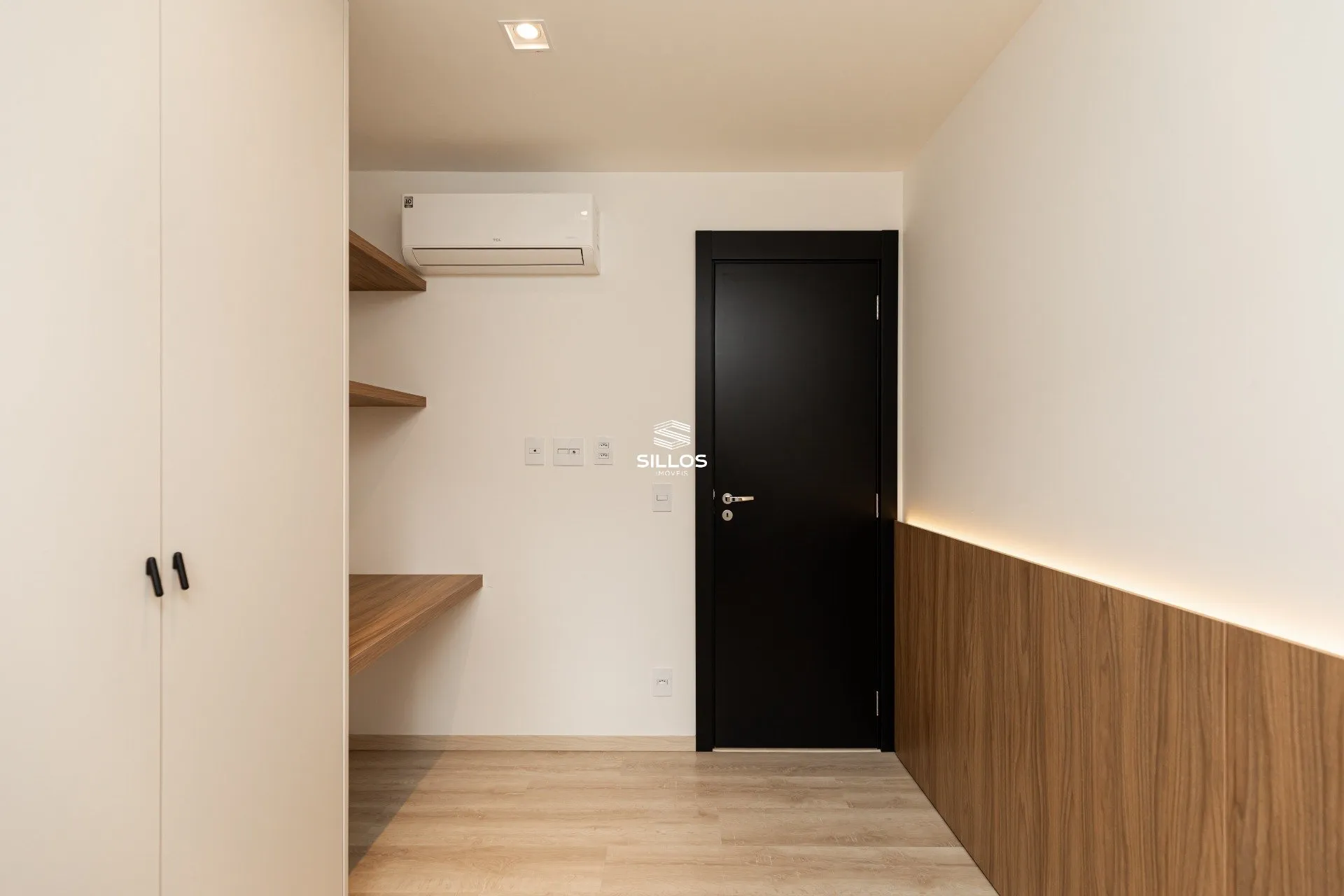 Apartment on the 5th floor with a grill on the balcony — photo 27