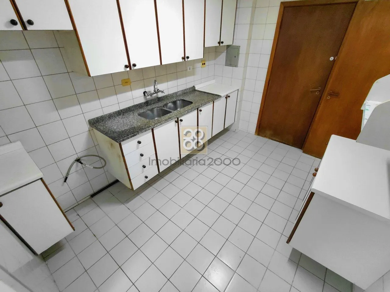 2-bedroom apartment with a suite and 2 bathrooms — photo 22