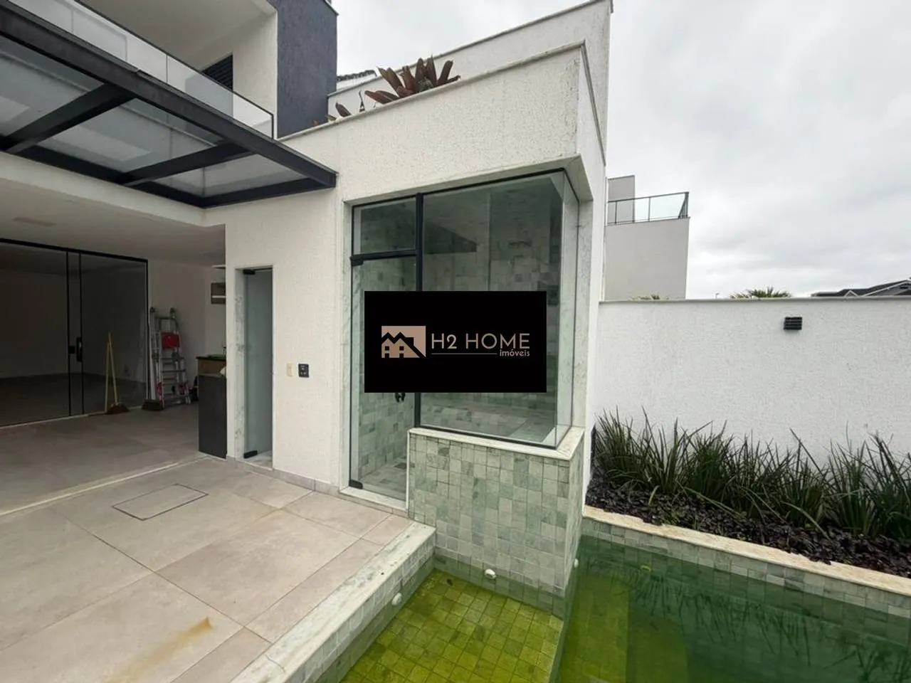 Garden in a 4-bedroom house, 290 m² — photo 28