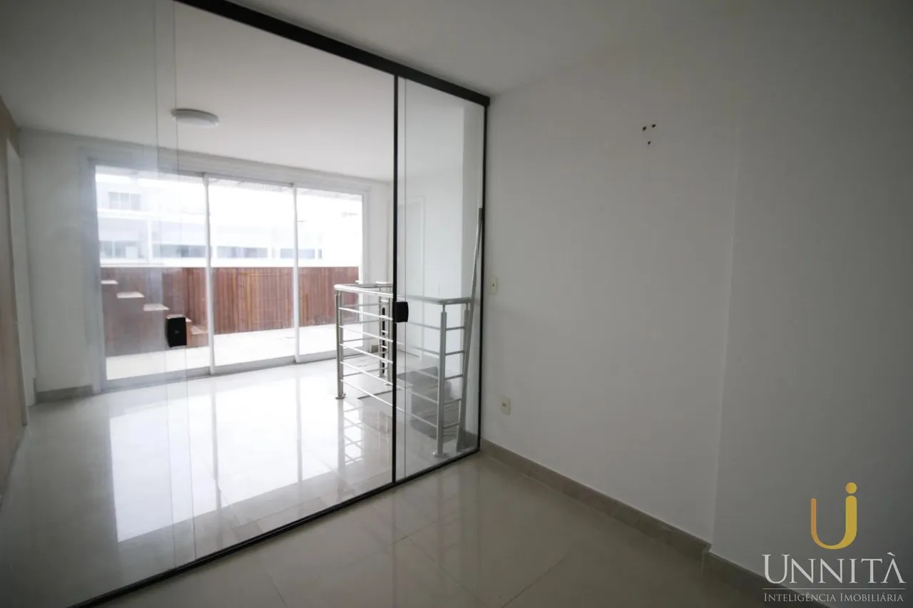 Apartamento sem mobília com 4 quartos e 3 banheiros — photo 17