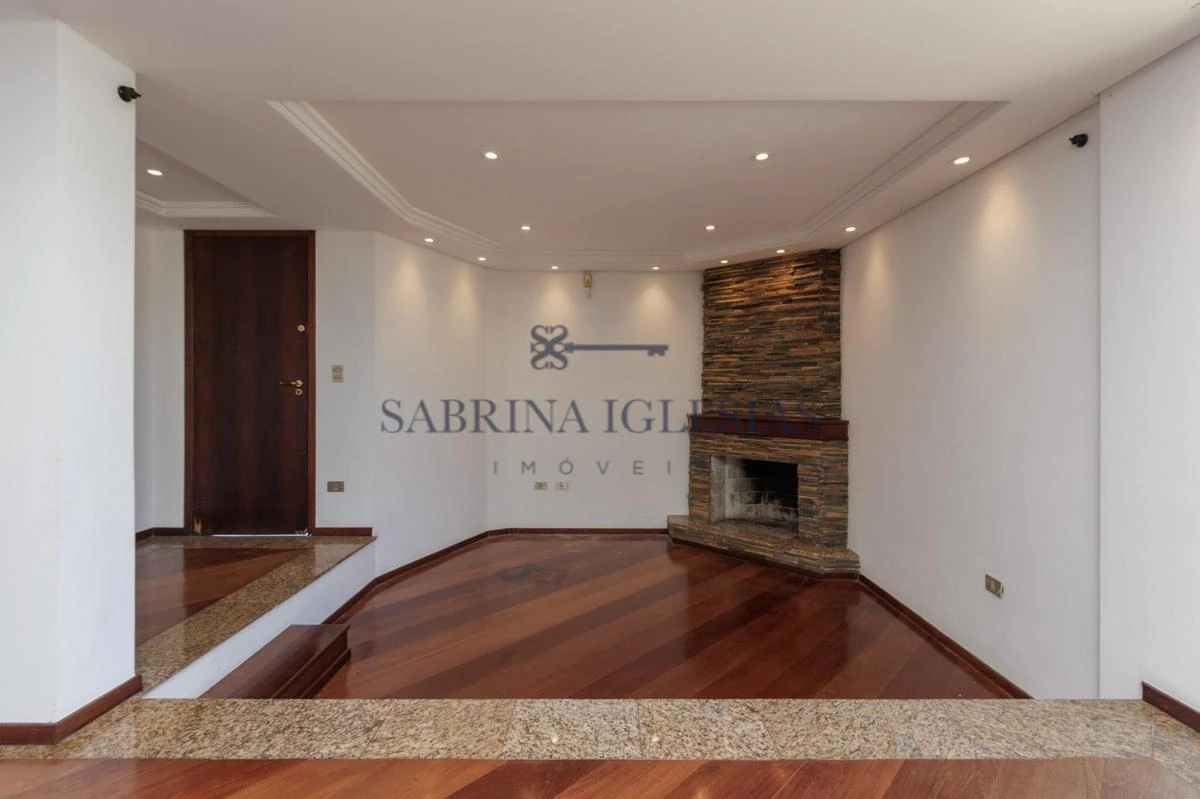 4-bedroom house with a grill on the balcony in Curitiba — photo 16