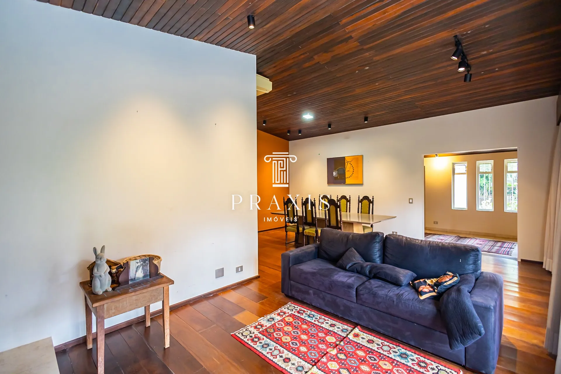 House with 4 bedrooms, 445 m² and fitted kitchen — photo 8