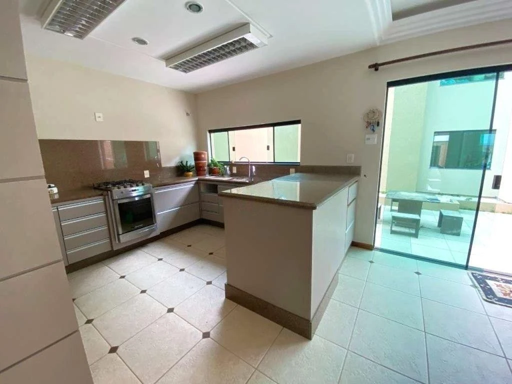 Casa residencial con 4 dormitorios y 5 baños — photo 14