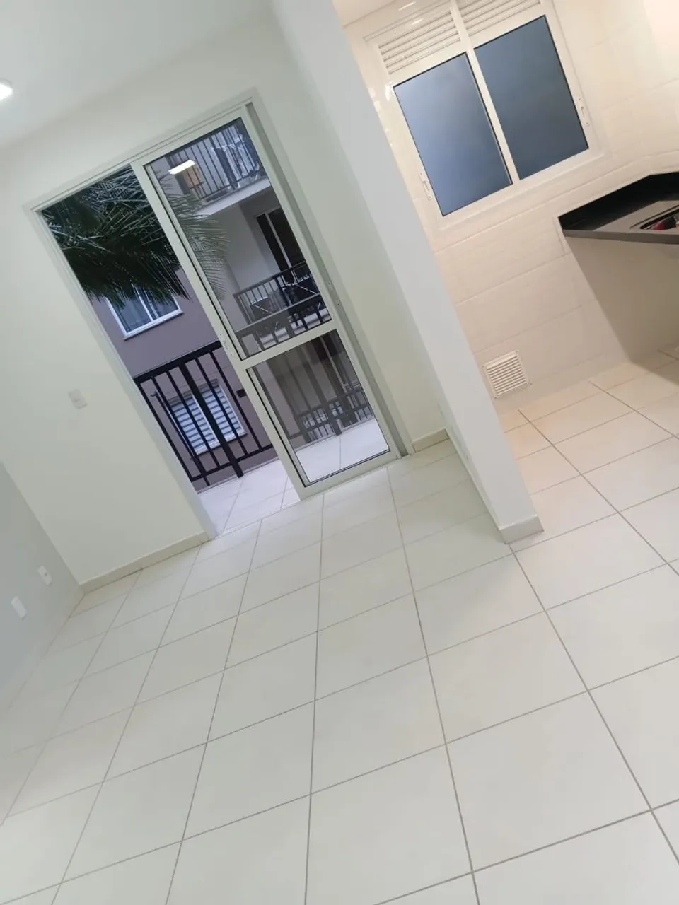 2-bedroom apartment in a building with a gym — photo 3