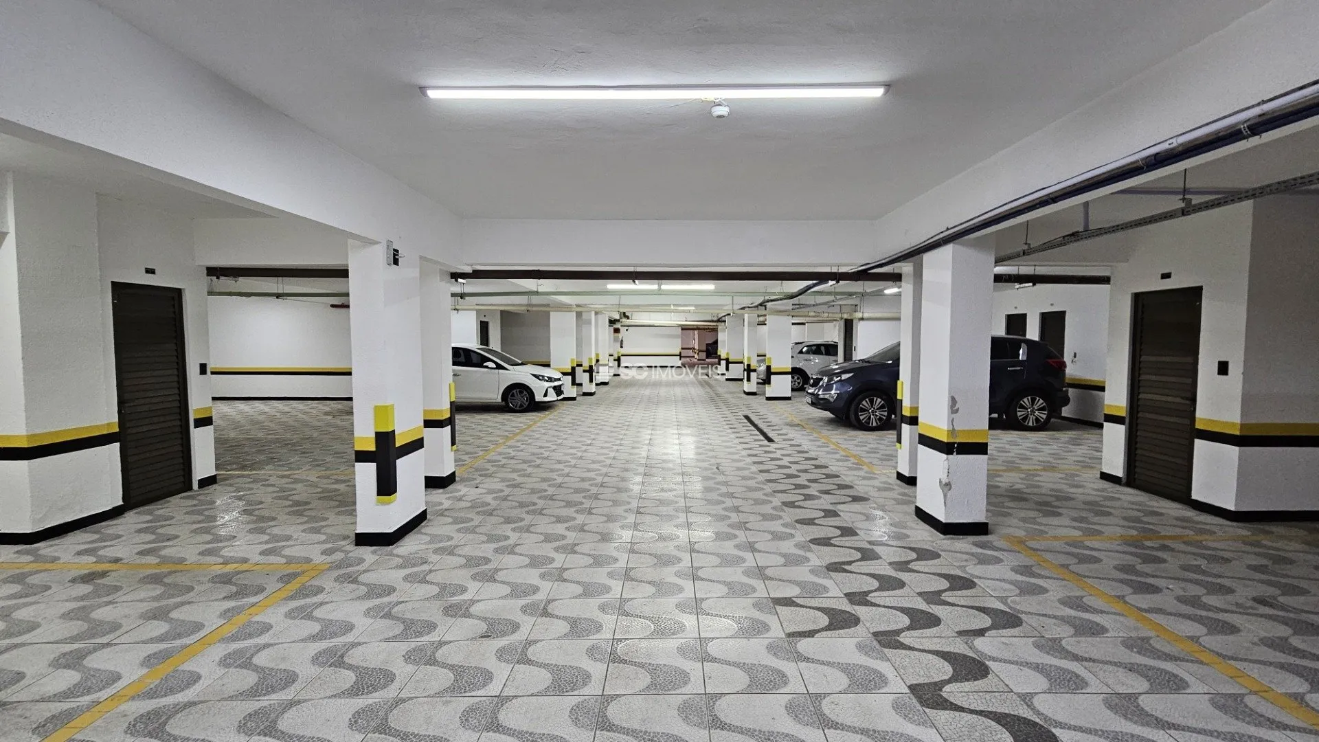 Furnished 1-bedroom apartment with 45 m² and parking space — photo 50