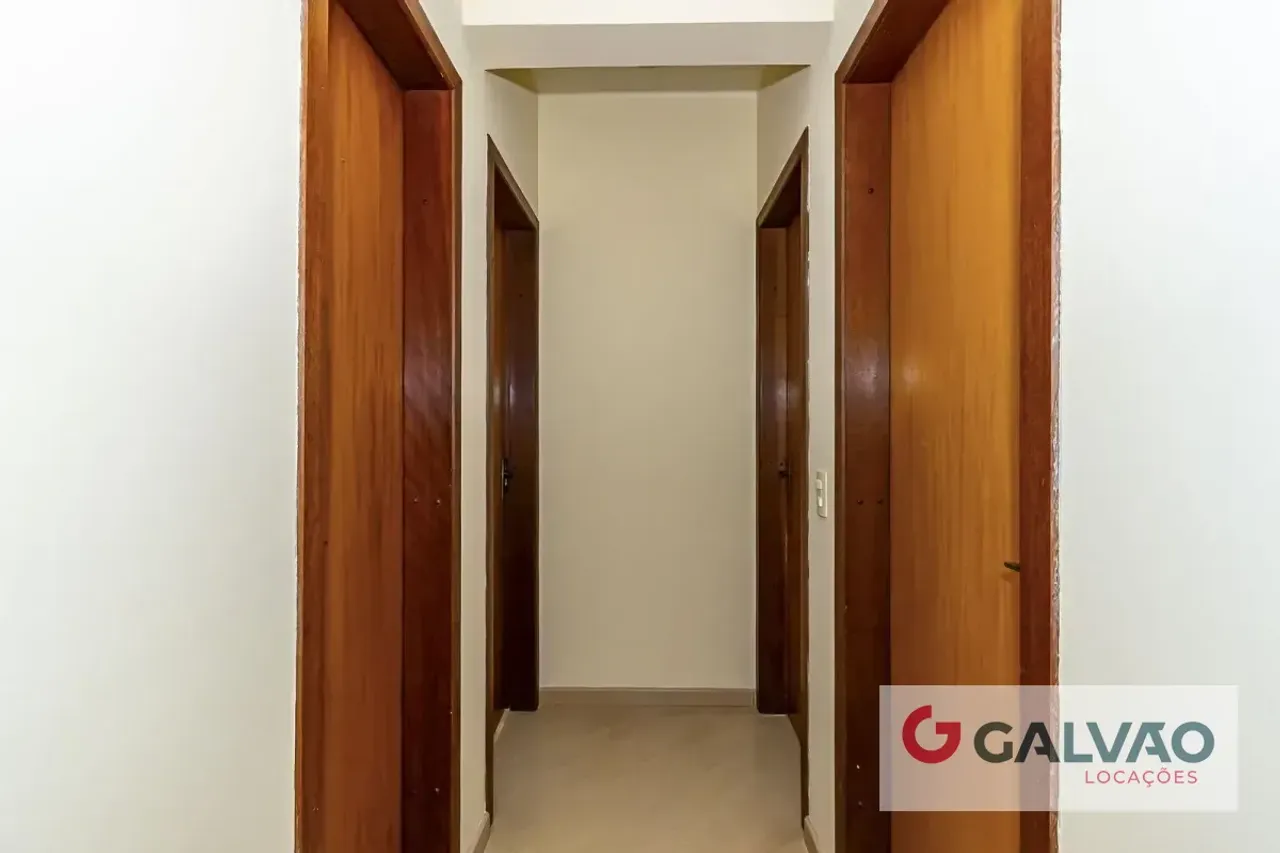 Balcony with a grill in a 3-bedroom apartment, 87 m² — photo 20