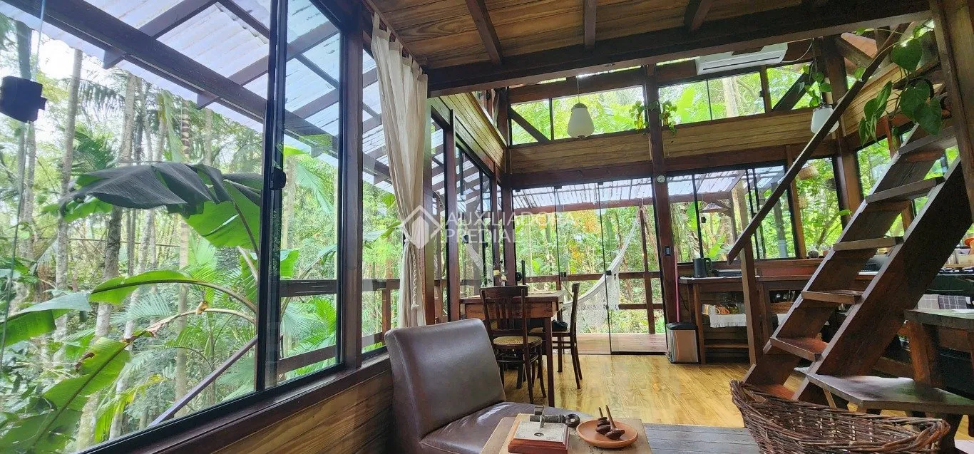 Furnished house with a balcony, 6 bedrooms and 3 baths — photo 65