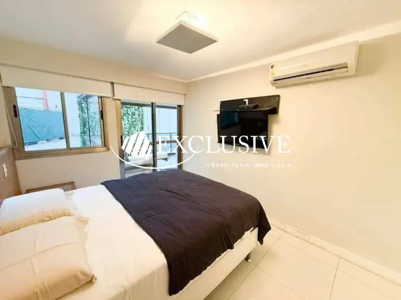 Furnished apartment, 96 m², with floor-to-ceiling windows — photo 13
