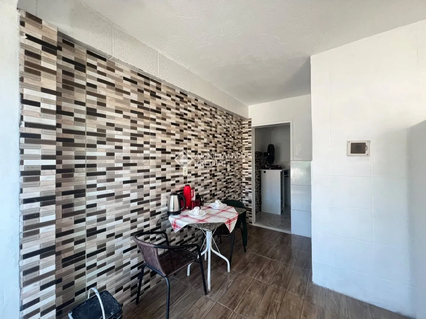 24 m² furnished studio with a compact gas kitchen — photo 10