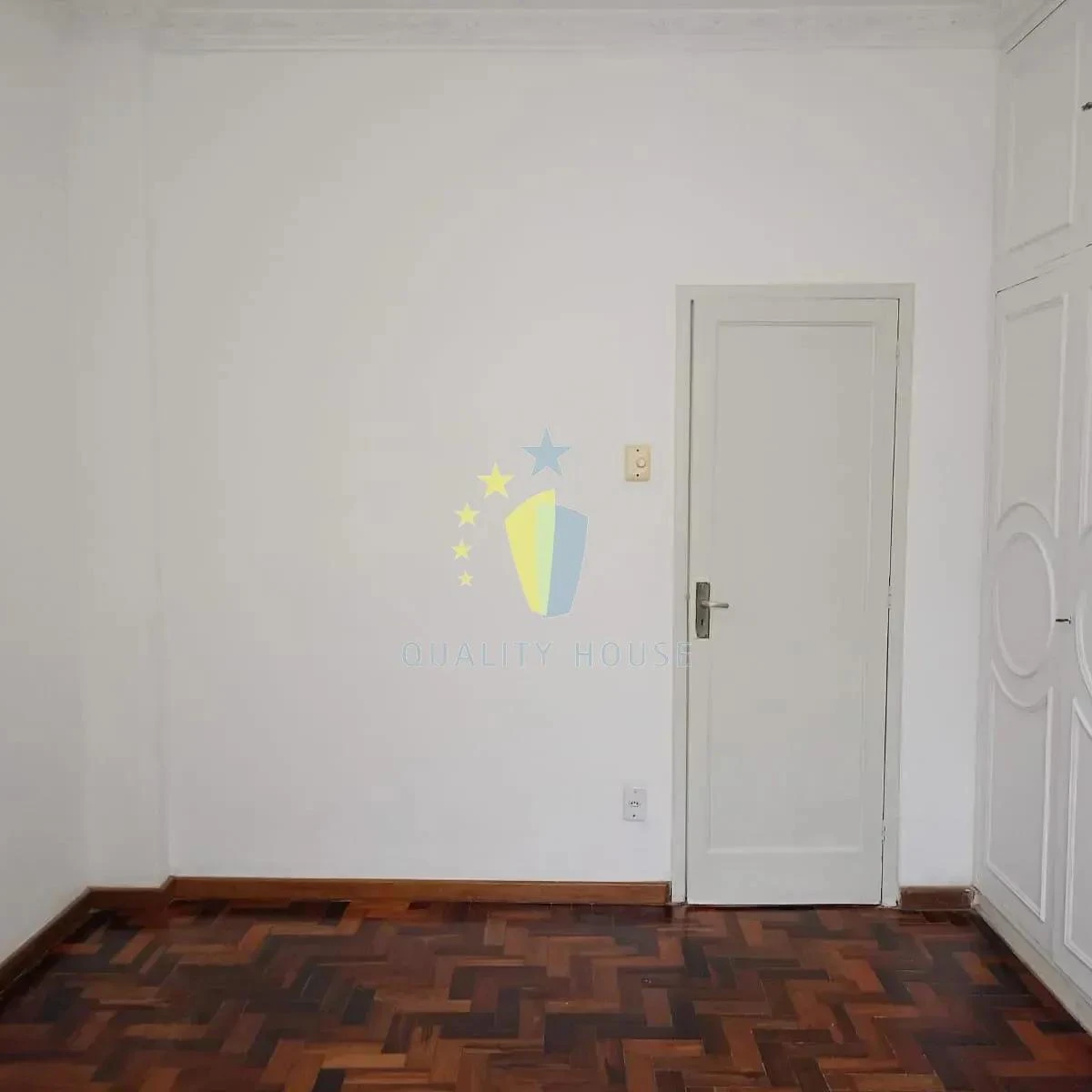 Дерев'яна підлога або ламінат та 1 спальня: квартира 45 м² — photo 8