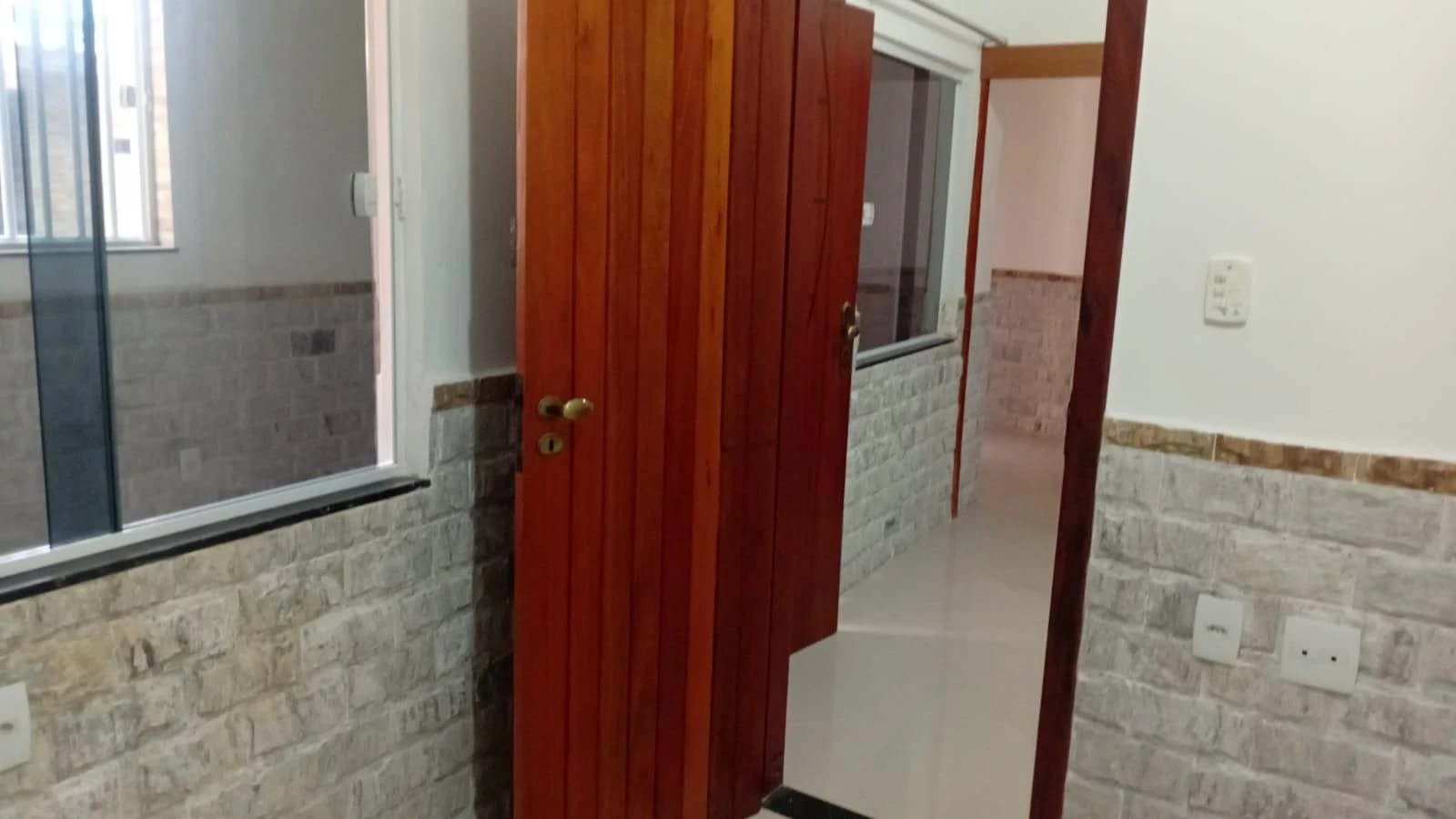 House with 2 bedrooms, 1 bathroom and separate kitchen — photo 22
