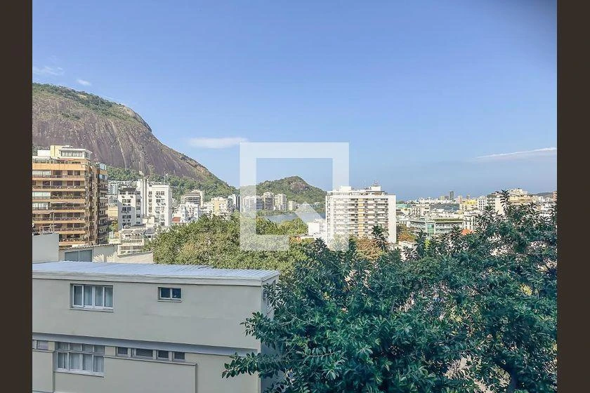 Furnished apartment with 2 bedrooms and 80 m² — photo 3