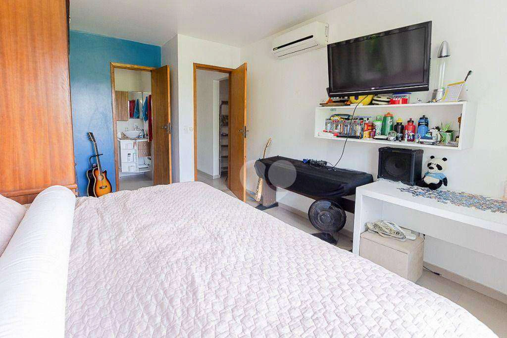 Furnished triplex house with 4 bedrooms and 370 m² — photo 21