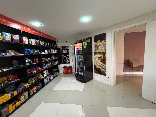 2-bedroom apartment in a building with a gym — photo 17