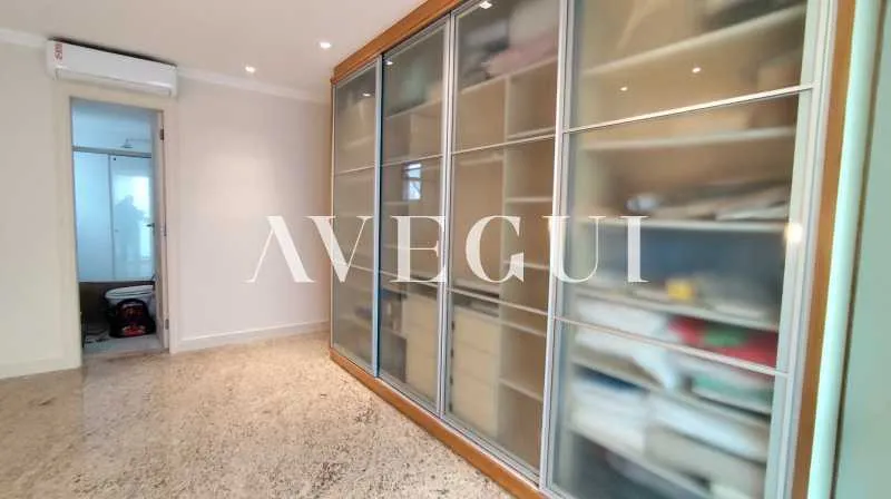 165 m² apartment with 3 bedrooms, 5 baths, and balcony — photo 21