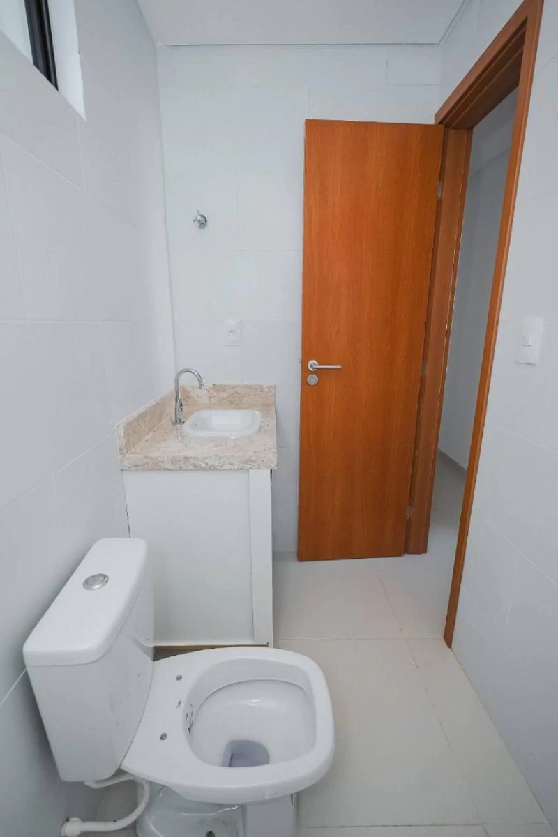 3-bedroom apartment in a building with a pool — photo 7