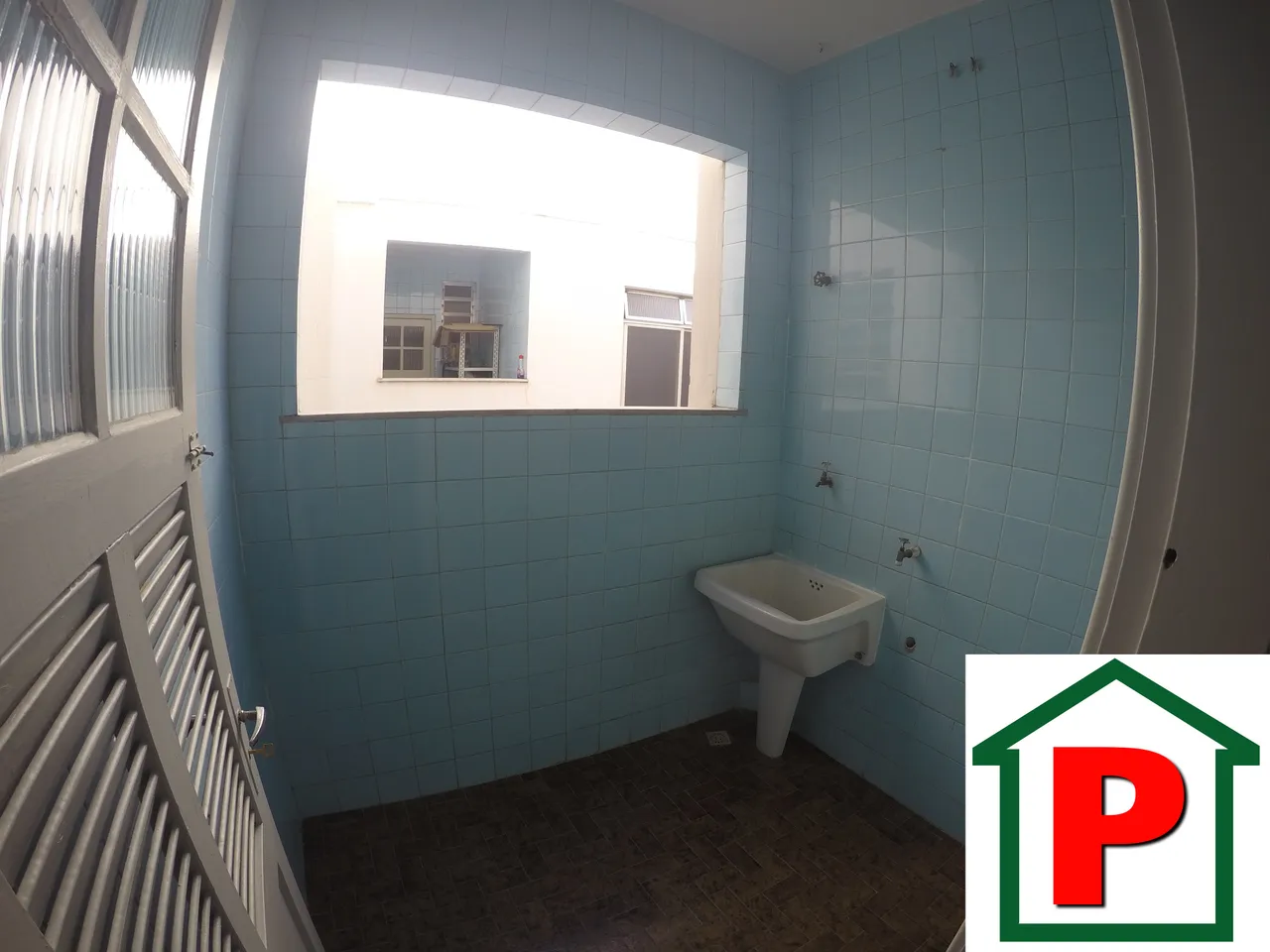 Apartamento sem mobília com cozinha separada e fechada — photo 4