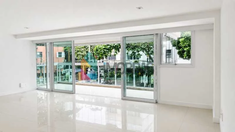 Apartment with 4 bedrooms and a balcony, 4 bathrooms — photo 7