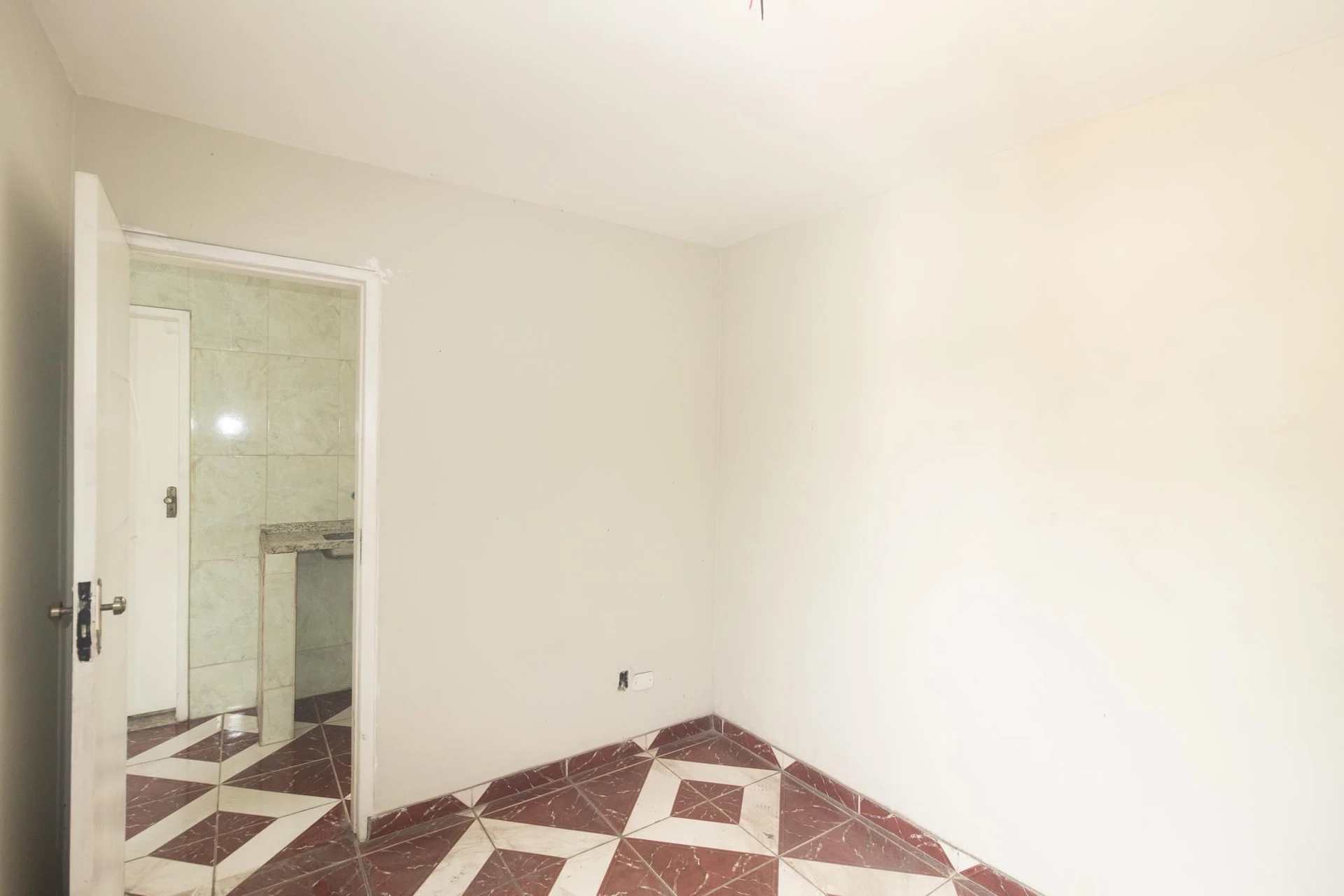 1-bedroom apartment with fitted kitchen cabinets — photo 13