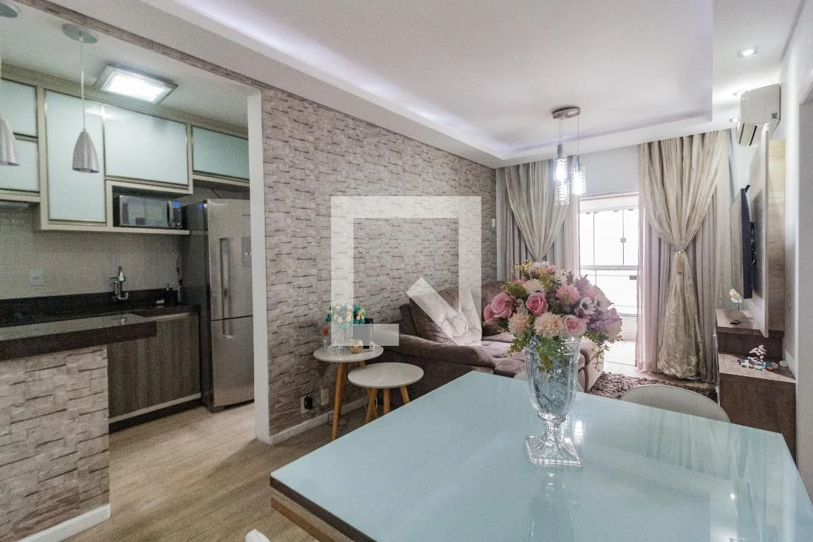 Furnished apartment, 77 m², with a glass-enclosed balcony — photo 6