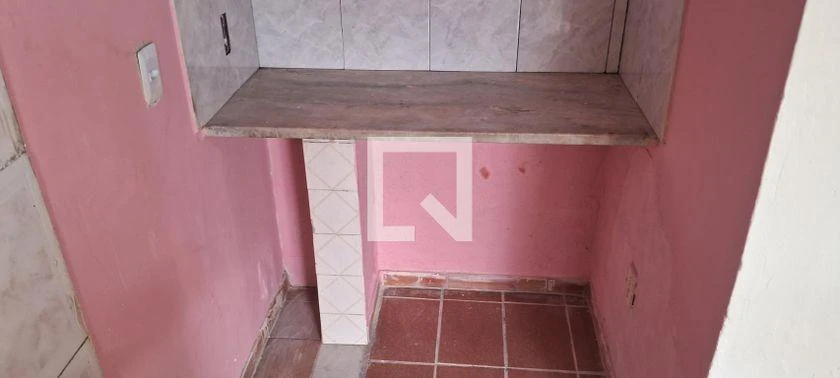 Apartamento de 1 quarto em condomínio com piscina