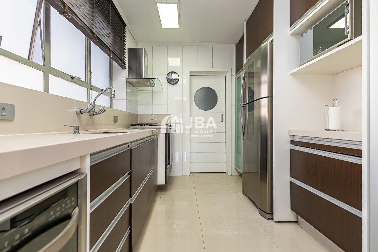 Квартира 226 м² з 3 спальнями та кухнею відкритого плану — photo 16
