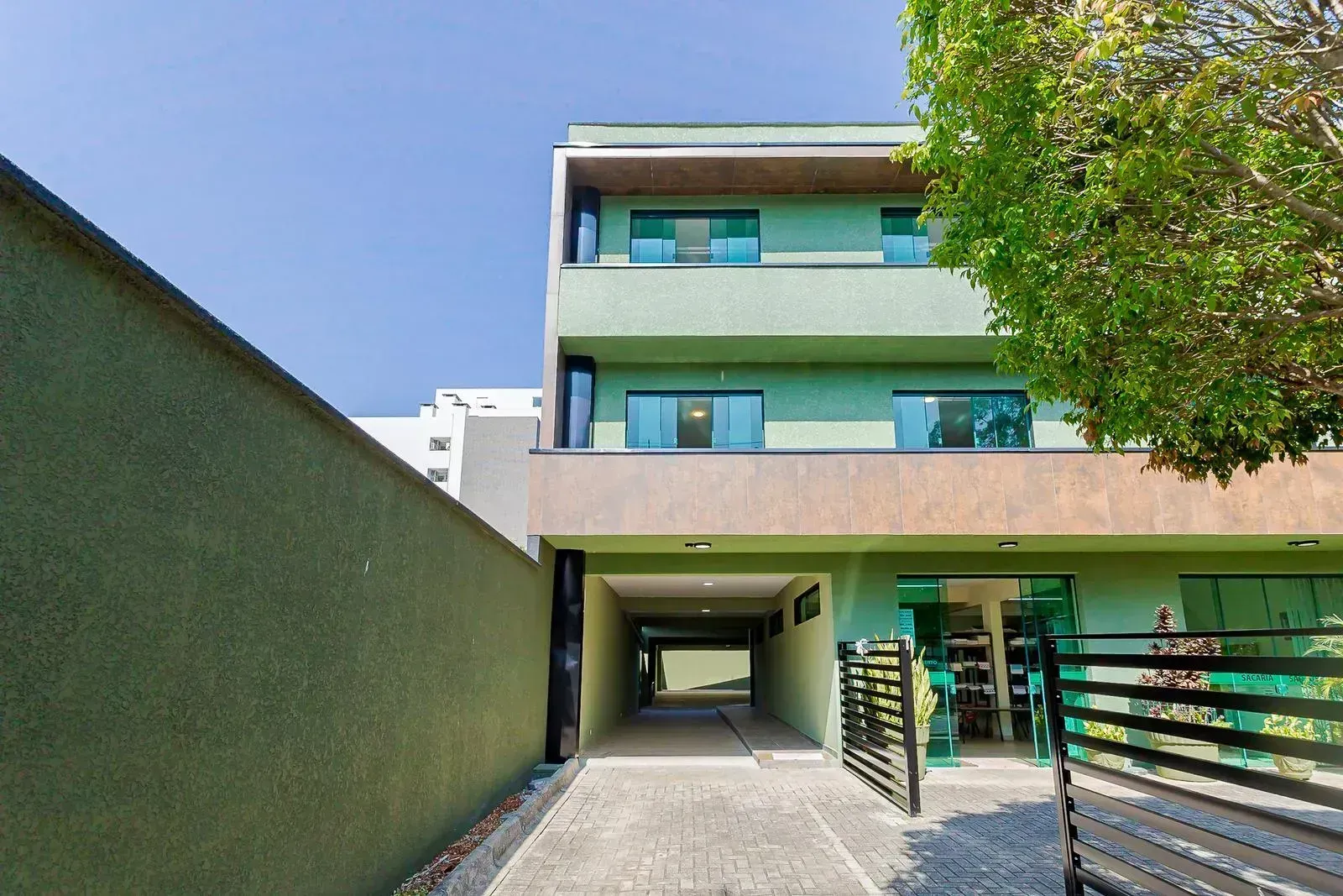 Furnished 27 m² apartment with 1 en-suite and no parking — photo 39