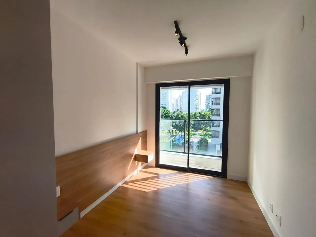 70 m² apartment with 2 bedrooms and a balcony — photo 8