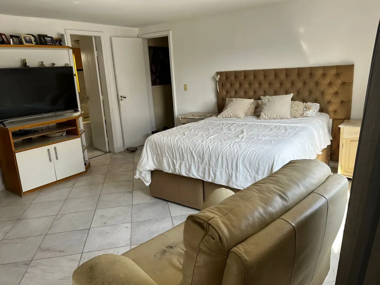219 m² apartment with a bathtub and a private BBQ — photo 9