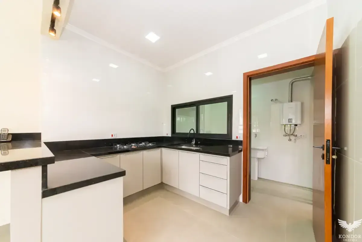 Two-story house with 230 m² and 3 bedrooms, 1 suite — photo 22