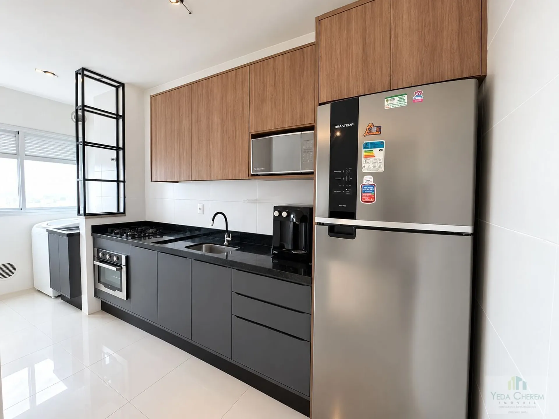 2-bedroom apartment with a grill on the balcony — photo 13