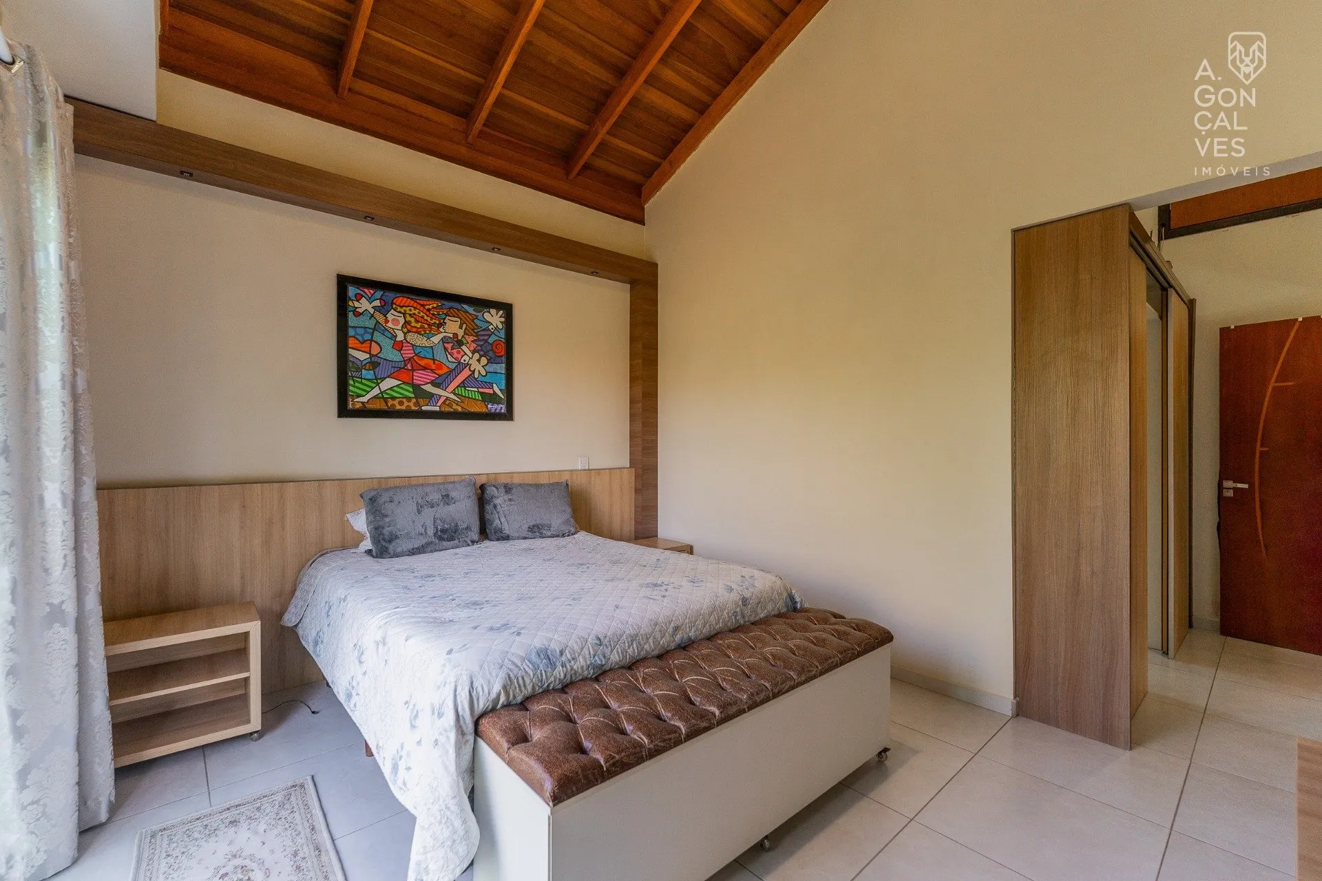 House with 4 bedrooms, 4 bathrooms and air conditioning — photo 30
