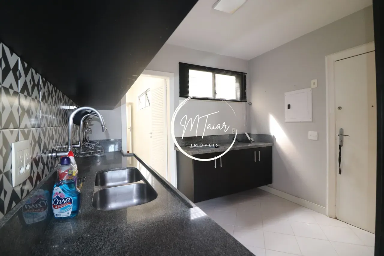 323 m² apartment with 4 bedrooms and 5 bathrooms — photo 33