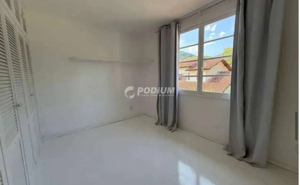 Casa com 6 quartos e 990 m² com varanda e churrasqueira — photo 12