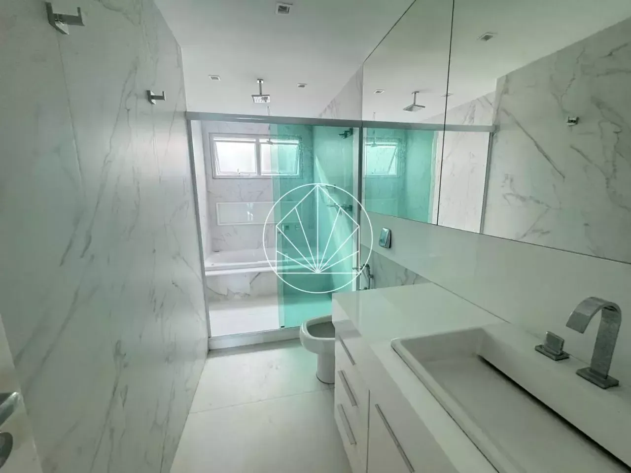 Apartment, 660 m², with a mountain view — photo 8